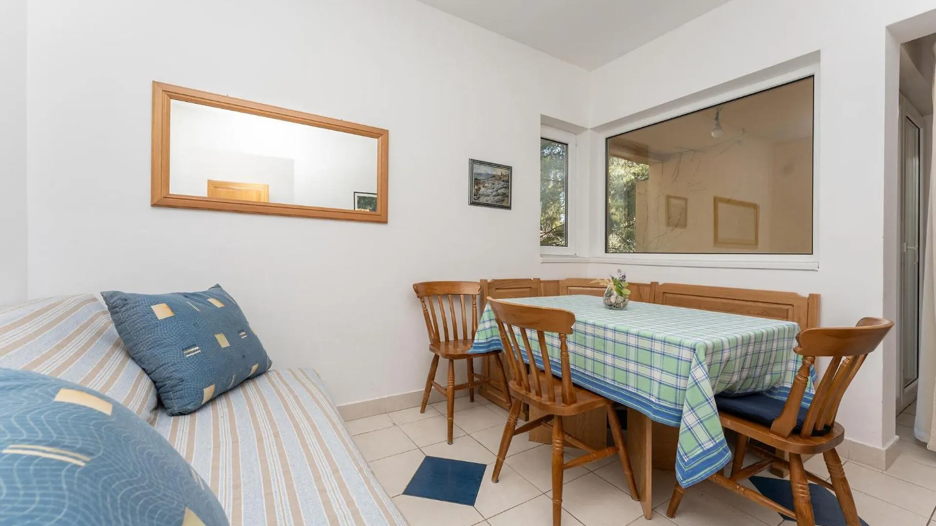 Beautiful Apartment In 스베티필립아이자코브